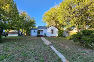 1516 Lindsey St, Denton, TX 76205 - Photo 1