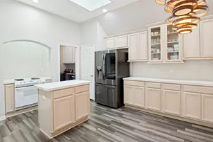 401 Manders Ct, Irving, TX 75063 - Photo 7