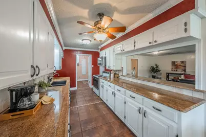 5828 Westcrest Drive W, Edgecliff Village, TX 76134 - Photo 15