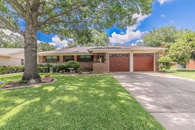 5828 Westcrest Drive W, Edgecliff Village, TX 76134 - Photo 1