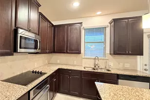 305 Rustic Oak Ln, McKinney, TX 75072 - Photo 5