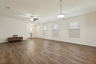 2118 Meadow Park Dr, Princeton, TX 75407 - Photo 9