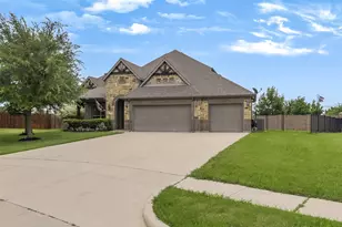2701 Elmwood Dr, Burleson, TX 76028 - Photo 1