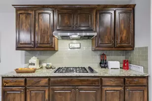 2701 Elmwood Dr, Burleson, TX 76028 - Photo 21