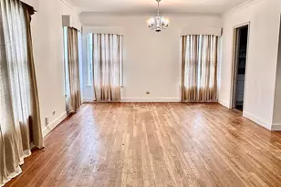 932 W Live Oak St, Jacksboro, TX 76458 - Photo 9