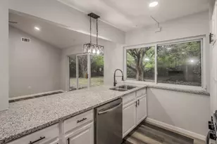 1108 Georgetown St, Arlington, TX 76015 - Photo 11