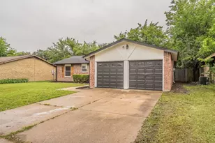 1108 Georgetown St, Arlington, TX 76015 - Photo 3