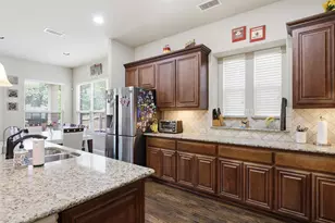 2304 Lynbridge Cir, Plano, TX 75025 - Photo 11