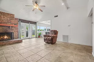 5300 Princess Ct, Lake Dallas, TX 75065 - Photo 3