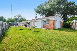 5300 Princess Ct, Lake Dallas, TX 75065 - Photo 25