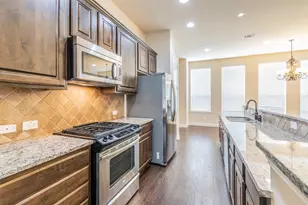 672 Arbol, Irving, TX 75039 - Photo 5