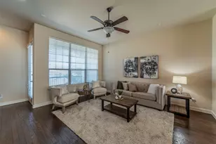 672 Arbol, Irving, TX 75039 - Photo 3