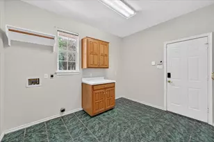 2212 Summit Dr, Burleson, TX 76028 - Photo 33