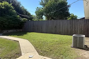 12404 Sunland St, Dallas, TX 75218 - Photo 19