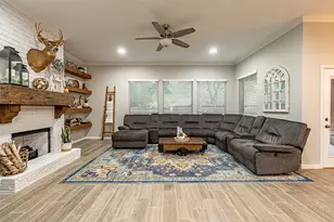 8928 Green Leaves Dr, Granbury, TX 76049 - Photo 15