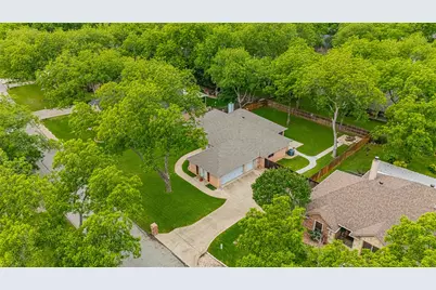 8928 Green Leaves Drive, Granbury, TX 76049 - Photo 39