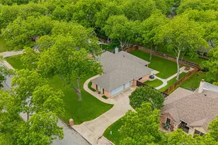 8928 Green Leaves Dr, Granbury, TX 76049 - Photo 39
