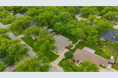 8928 Green Leaves Drive, Granbury, TX 76049 - Photo 7