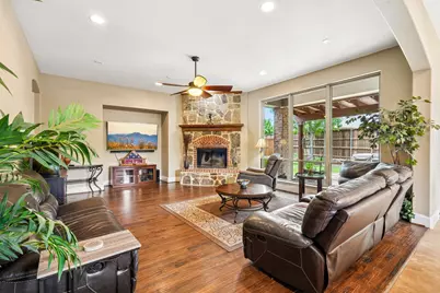 812 Moss Cliff Circle, McKinney, TX 75071 - Photo 5