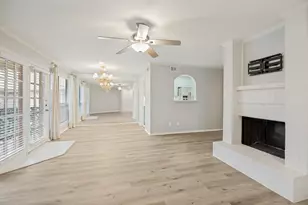 16301 Ledgemont Ln, Addison, TX 75001 - Photo 9