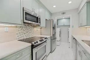 16301 Ledgemont Ln, Addison, TX 75001 - Photo 11