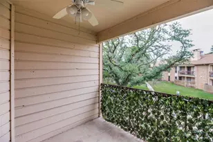 16301 Ledgemont Ln, Addison, TX 75001 - Photo 23