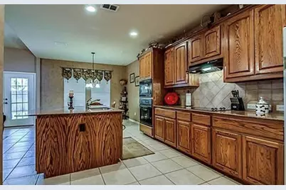 204 Granite Falls Drive, Keller, TX 76248 - Photo 5