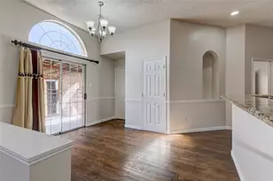 10809 River Oaks Dr, Frisco, TX 75035 - Photo 9