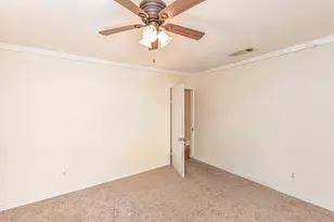 407 W 4th St, Kaufman, TX 75142 - Photo 23