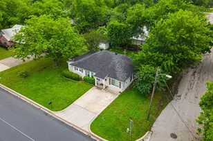 407 W 4th St, Kaufman, TX 75142 - Photo 3
