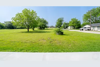105 S Hawthorne Street, Granbury, TX 76048 - Photo 7