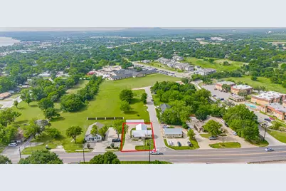 105 S Hawthorne Street, Granbury, TX 76048 - Photo 5