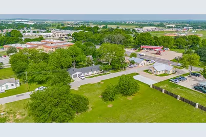 105 S Hawthorne Street, Granbury, TX 76048 - Photo 17