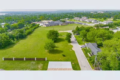 105 S Hawthorne Street, Granbury, TX 76048 - Photo 13