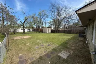 1709 Dorothy Dr, Grand Prairie, TX 75051 - Photo 19
