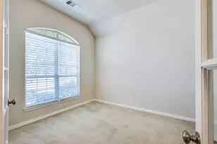2712 Cole Castle Dr, Lewisville, TX 75056 - Photo 3