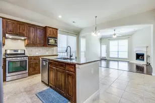 2712 Cole Castle Dr, Lewisville, TX 75056 - Photo 5