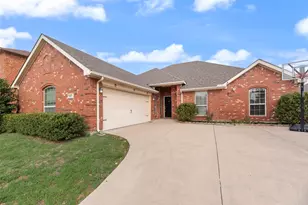 1517 White Willow Ln, Arlington, TX 76002 - Photo 1