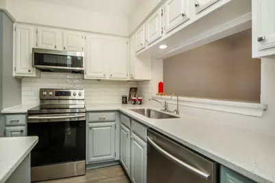 1104 Riverchase Lane #204, Arlington, TX 76011 - Photo 3