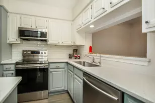 1104 Riverchase Ln, Arlington, TX 76011 - Photo 3