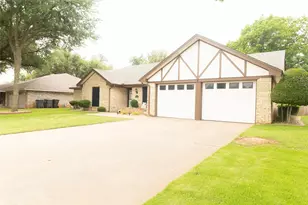3006 Cromwell Ave, Wichita Falls, TX 76309 - Photo 3