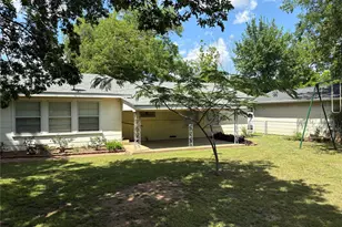 919 W College Hwy, Jacksboro, TX 76458 - Photo 3