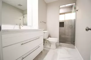 1422 Addington St, Irving, TX 75062 - Photo 11