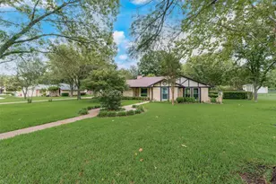 208 Lorene Dr, Red Oak, TX 75154 - Photo 3