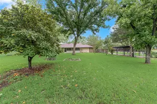 208 Lorene Dr, Red Oak, TX 75154 - Photo 35