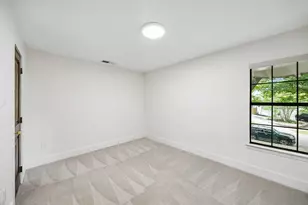 2010 Mayflower Dr, Dallas, TX 75208 - Photo 25