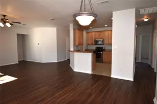 808 Royal Oak Ln, Burleson, TX 76028 - Photo 5