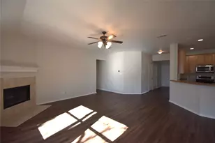 808 Royal Oak Ln, Burleson, TX 76028 - Photo 3