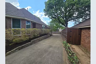 2954 Woodland Hills Drive, Grapevine, TX 76051 - Photo 5