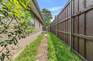 3705 Flamingo Ln, Irving, TX 75062 - Photo 19